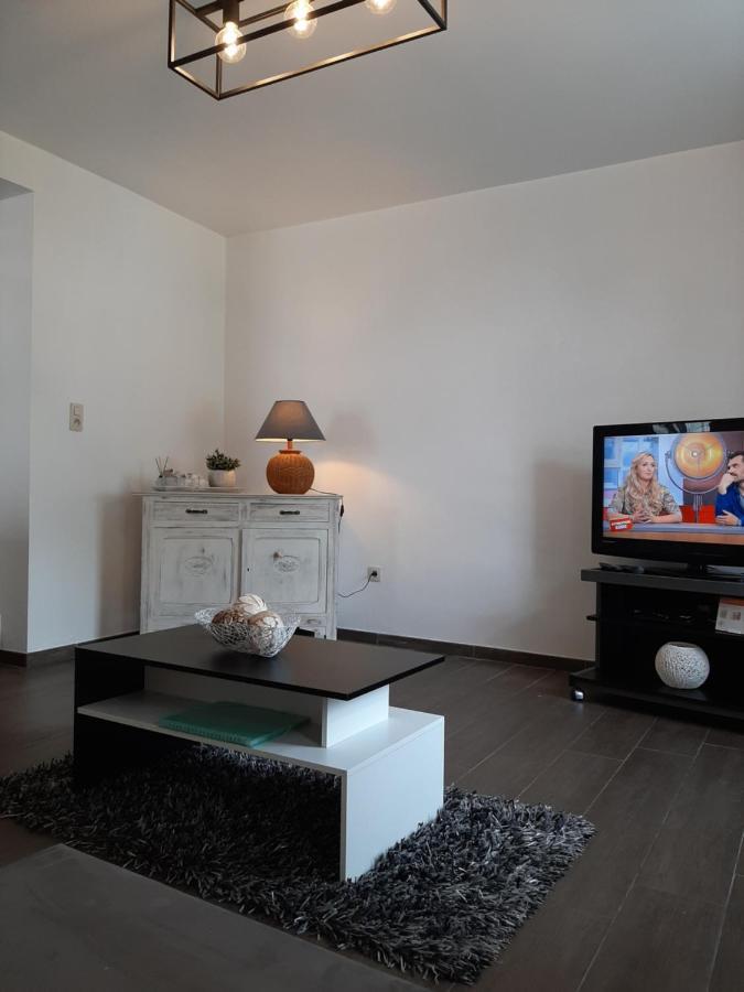 Maison De Campagne En Pierre Bleue-Wifi Et Parking Bousignies-sur-Roc Exteriör bild