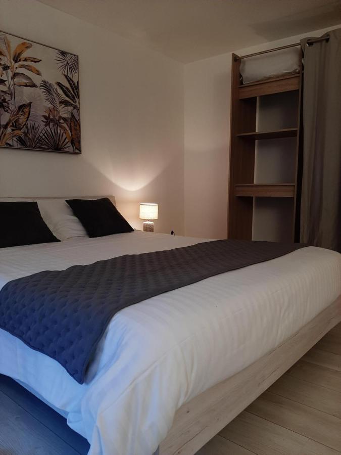 Maison De Campagne En Pierre Bleue-Wifi Et Parking Bousignies-sur-Roc Exteriör bild